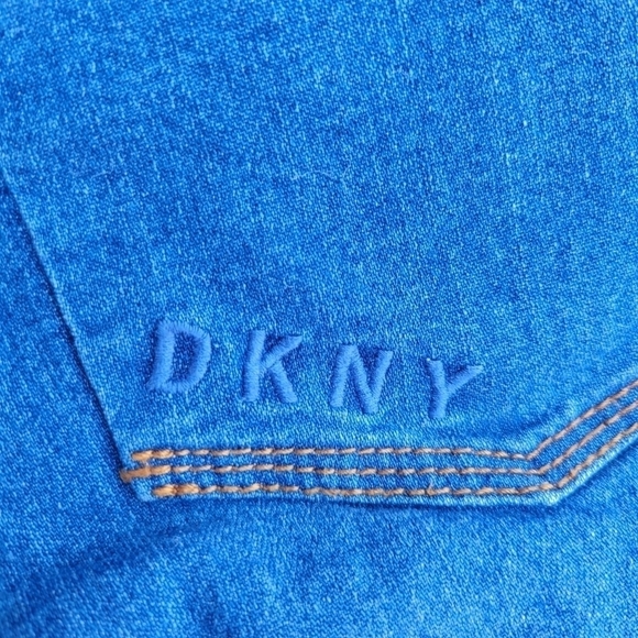 3/$15 DKNY Distressed Medium Wash Denim Jean Sho… - Picture 8 of 9